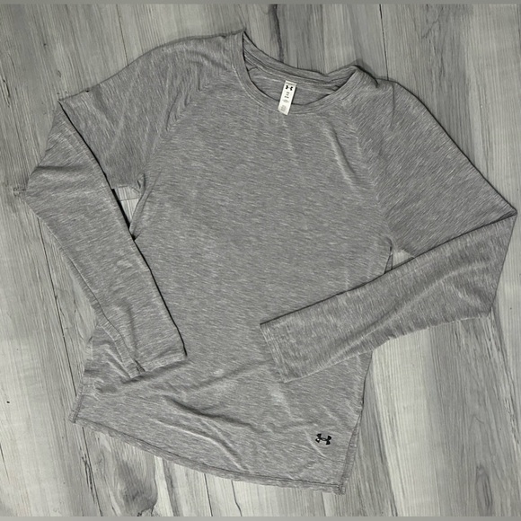 UNDER ARMOUR Long Sleeve Heather Gray Yoga Top Soft Vented Back Women’s Size XS - Picture 6 of 7